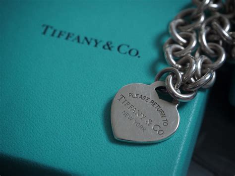 how to spot fake tiffany bag drawstrijg silver|how to spot a fake tiffany.